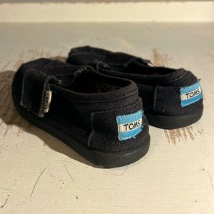 Toms slippers kids size T8